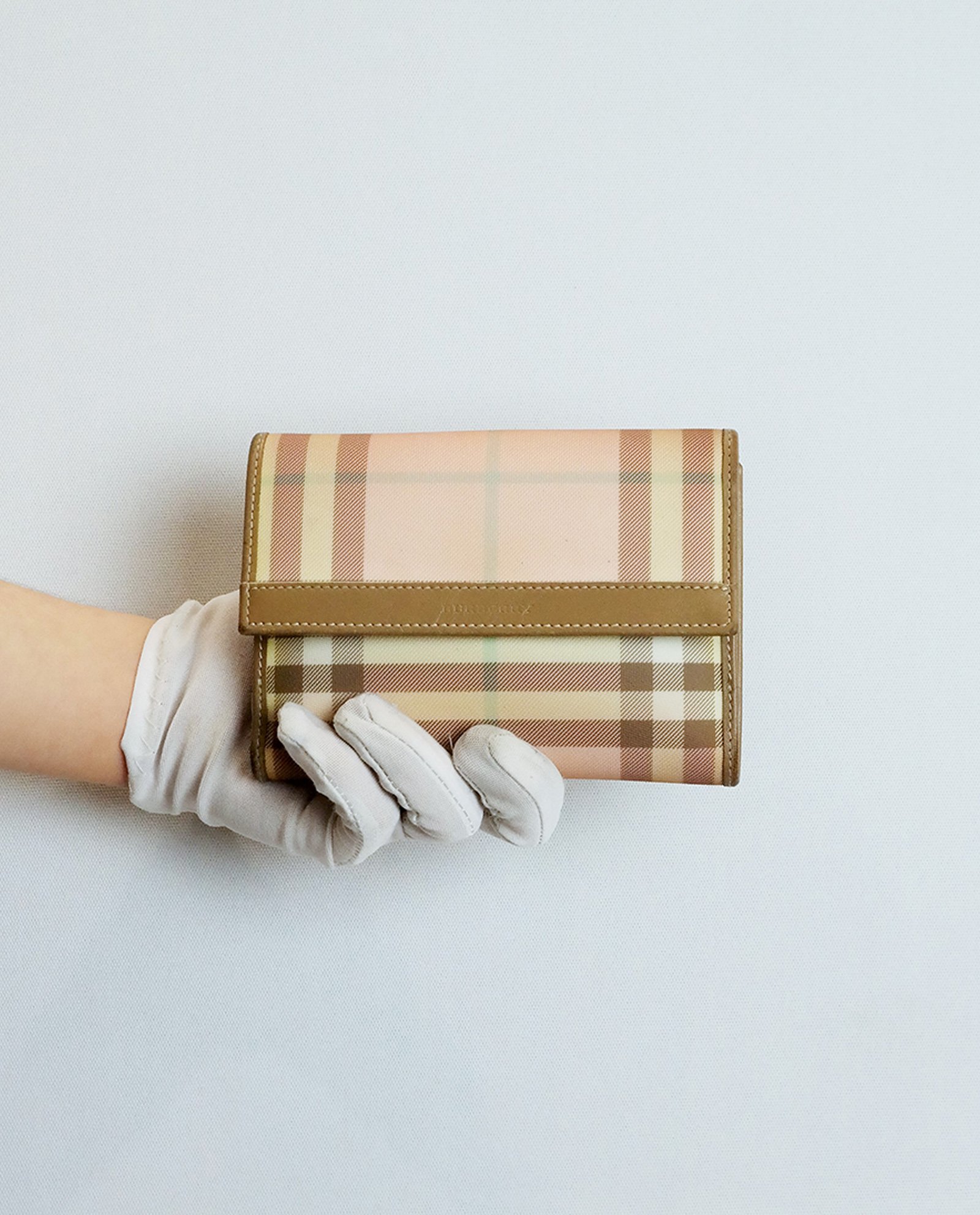 Original burberry wallet online